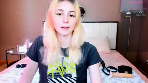 FlexiMona online show from 10-17-25, 08:28