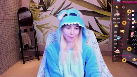 Snapshot of fleximona chatting on 01-10-26, 08:27 FlexiMona online show from 01-10-26, 08:27