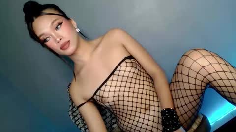 Snapshot of flirt_with_me28 chatting on 03-12-25, 06:33 Suzy online show from 03-12-25, 06:33