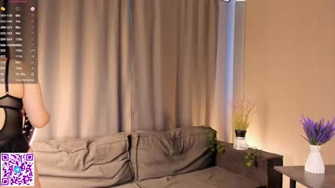 Snapshot of flirtbubble chatting on 10-14-25, 06:25 Doloras online show from 10-14-25, 06:25