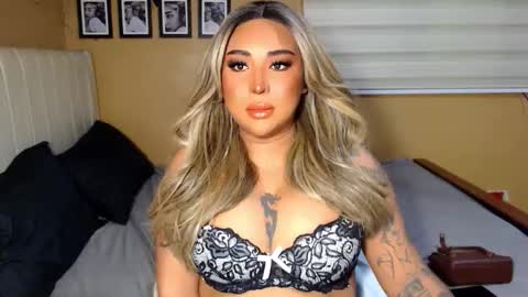 Snapshot of flirtybellahotcummings chatting on 10-31-25, 10:16 Bella Napoli online show from 10-31-25, 10:16