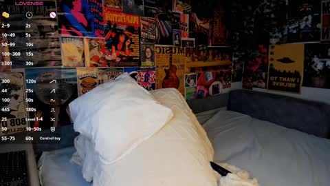 Emely  online show from 03-09-25, 12:10