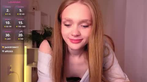 Snapshot of flirtypixy chatting on 09-20-25, 10:11 Polly online show from 09-20-25, 10:11