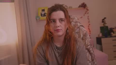 Snapshot of flonodo chatting on 11-28-25, 01:36 Eliza online show from 11-28-25, 01:36