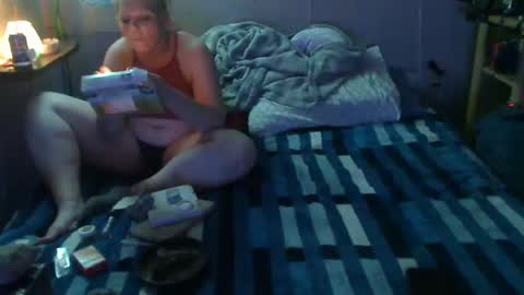 Snapshot of flopikin69 chatting on 12-28-24, 10:25 Eisha online show from 12-28-24, 10:25