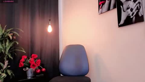 flor_gil online show from 12-04-25, 03:16