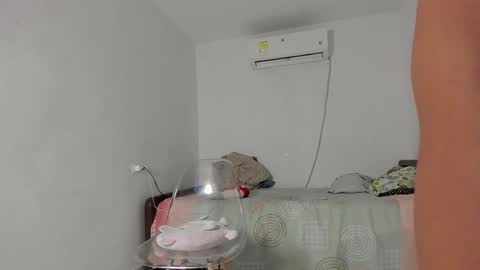 Snapshot of flor_herrera1 chatting on 02-24-25, 02:08    online show from 02-24-25, 02:08