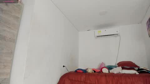 Snapshot of flor_herrera1 chatting on 10-02-25, 06:31    online show from 10-02-25, 06:31