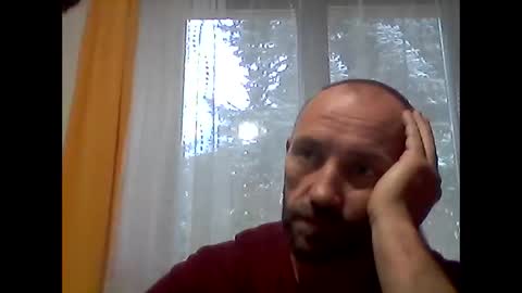 Snapshot of florekmilan chatting on 11-26-25, 08:15 florekmilan online show from 11-26-25, 08:15