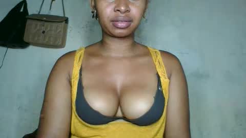 florencia011 online show from 11-01-25, 05:37