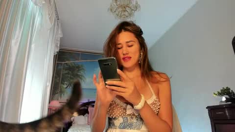 Nicole online show from 04-26-26, 05:49