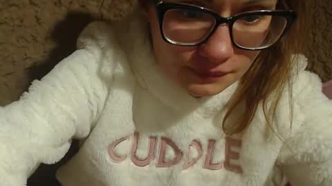 Snapshot of flowercandydoll chatting on 12-18-24, 10:57 say meow and send tip online show from 12-18-24, 10:57