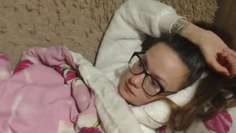 Snapshot of flowercandydoll chatting on 12-21-24, 12:20 say meow and send tip online show from 12-21-24, 12:20