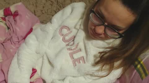 Snapshot of flowercandydoll chatting on 12-24-24, 07:33 say meow and send tip online show from 12-24-24, 07:33