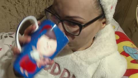 Snapshot of flowercandydoll chatting on 02-09-25, 10:11 say meow and send tip online show from 02-09-25, 10:11