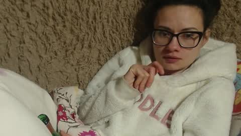 Snapshot of flowercandydoll chatting on 02-15-25, 11:03 say meow and send tip online show from 02-15-25, 11:03