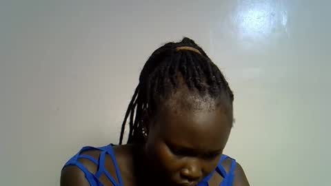 flowerdiva002 online show from 12-20-25, 06:04