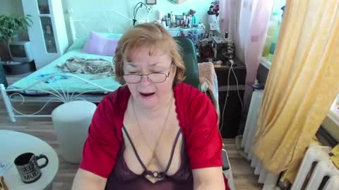 Snapshot of flowerlover8 chatting on 04-29-26, 04:27 Flowerlower online show from 04-29-26, 04:27