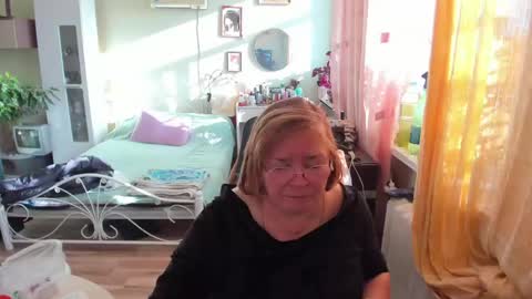 Snapshot of flowerlover8 chatting on 05-02-26, 03:17 Flowerlower online show from 05-02-26, 03:17