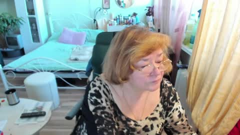 Snapshot of flowerlover8 chatting on 05-03-26, 05:57 Flowerlower online show from 05-03-26, 05:57