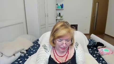 Snapshot of flowerlover8 chatting on 05-03-26, 06:25 Flowerlower online show from 05-03-26, 06:25