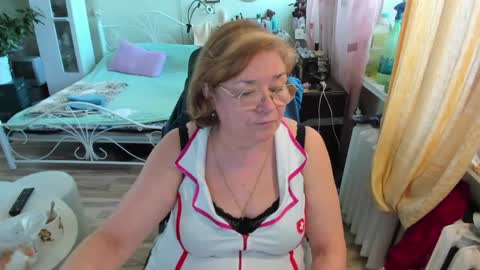 Snapshot of flowerlover8 chatting on 05-05-26, 07:27 Flowerlower online show from 05-05-26, 07:27