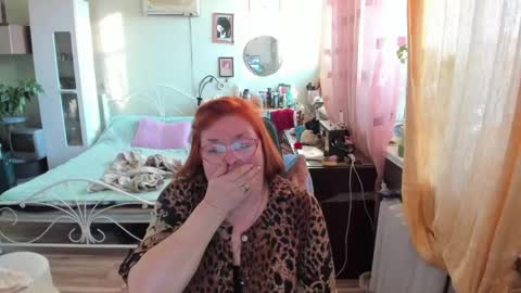 Snapshot of flowerlover8 chatting on 05-16-26, 05:01 Flowerlower online show from 05-16-26, 05:01