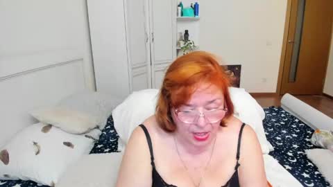 Snapshot of flowerlover8 chatting on 05-17-26, 05:20 Flowerlower online show from 05-17-26, 05:20