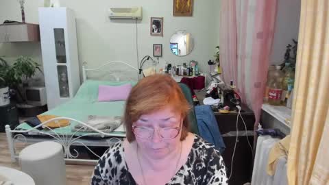 Snapshot of flowerlover8 chatting on 05-22-26, 07:41 Flowerlower online show from 05-22-26, 07:41