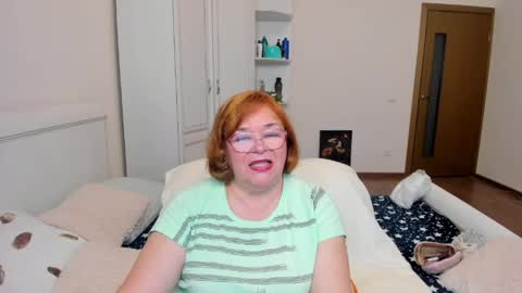 Snapshot of flowerlover8 chatting on 05-24-26, 02:55 Flowerlower online show from 05-24-26, 02:55