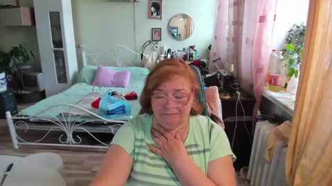 Snapshot of flowerlover8 chatting on 05-25-26, 03:18 Flowerlower online show from 05-25-26, 03:18