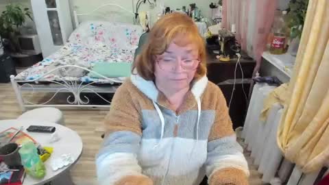 Snapshot of flowerlover8 chatting on 05-30-26, 08:28 Flowerlower online show from 05-30-26, 08:28