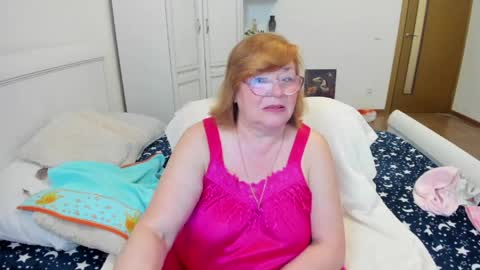 Snapshot of flowerlover8 chatting on 06-08-26, 01:50 Flowerlower online show from 06-08-26, 01:50