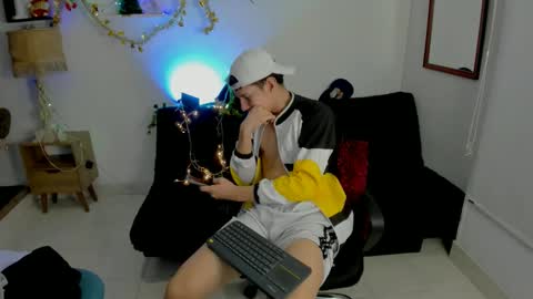 flowers109 online show from 12-27-24, 04:26