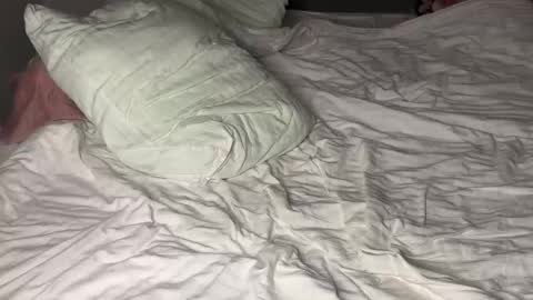 fluffy_bunnyxxx online show from 10-18-25, 08:42