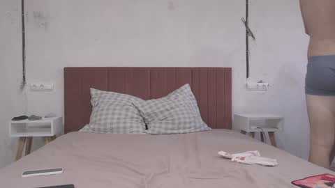 Snapshot of fluffy_hat chatting on 12-16-24, 05:27 Fluffy and Krut online show from 12-16-24, 05:27