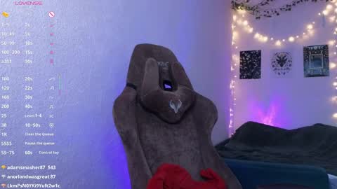 Agatha online show from 04-25-26, 01:41