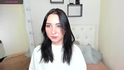 Lina online show from 01-19-25, 11:21