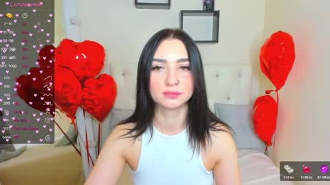 Lina online show from 02-27-25, 11:37