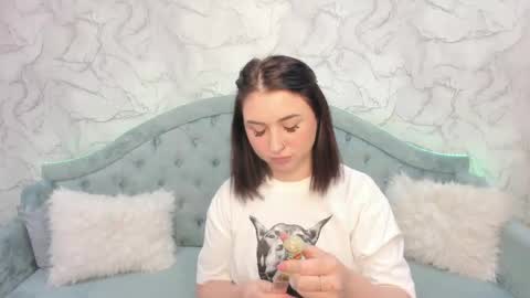 Snapshot of flufyfoxx chatting on 05-01-26, 11:53 Lina online show from 05-01-26, 11:53