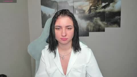 Snapshot of flufyfoxx chatting on 05-18-26, 12:51 Lina online show from 05-18-26, 12:51