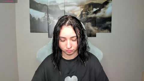 Snapshot of flufyfoxx chatting on 05-24-26, 02:05 Lina online show from 05-24-26, 02:05