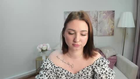 Snapshot of flufyfoxx chatting on 06-04-26, 12:27 Lina online show from 06-04-26, 12:27