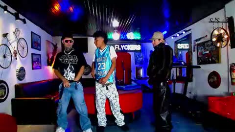 flyckers online show from 06-09-26, 01:12