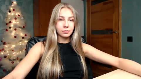 Snapshot of fofhcf chatting on 12-26-24, 09:26 Molli Ready for any play with you. Hottest show in pvt Help a student earn big tokens online show from 12-26-24, 09:26