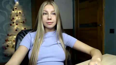 Snapshot of fofhcf chatting on 01-16-25, 06:27 Molli Ready for any play with you. Hottest show in pvt Help a student earn big tokens online show from 01-16-25, 06:27