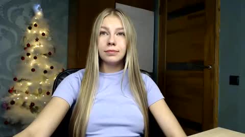 Snapshot of fofhcf chatting on 01-17-25, 12:31 Molli Ready for any play with you. Hottest show in pvt Help a student earn big tokens online show from 01-17-25, 12:31