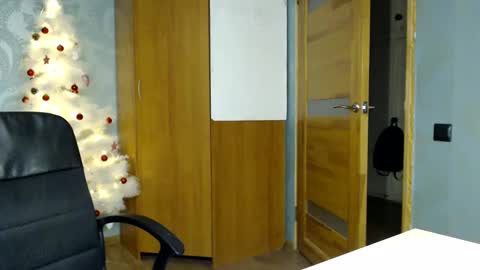 Snapshot of fofhcf chatting on 01-21-25, 10:41 Molli Ready for any play with you. Hottest show in pvt Help a student earn big tokens online show from 01-21-25, 10:41