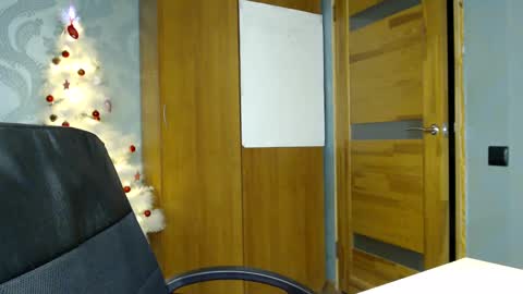 Snapshot of fofhcf chatting on 01-25-25, 07:39 Molli Ready for any play with you. Hottest show in pvt Help a student earn big tokens online show from 01-25-25, 07:39