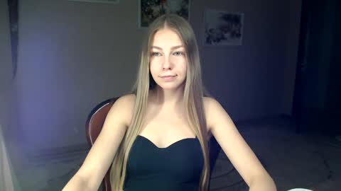 Snapshot of fofhcf chatting on 10-12-25, 07:46 Molli Ready for any play with you. Hottest show in pvt Help a student earn big tokens online show from 10-12-25, 07:46